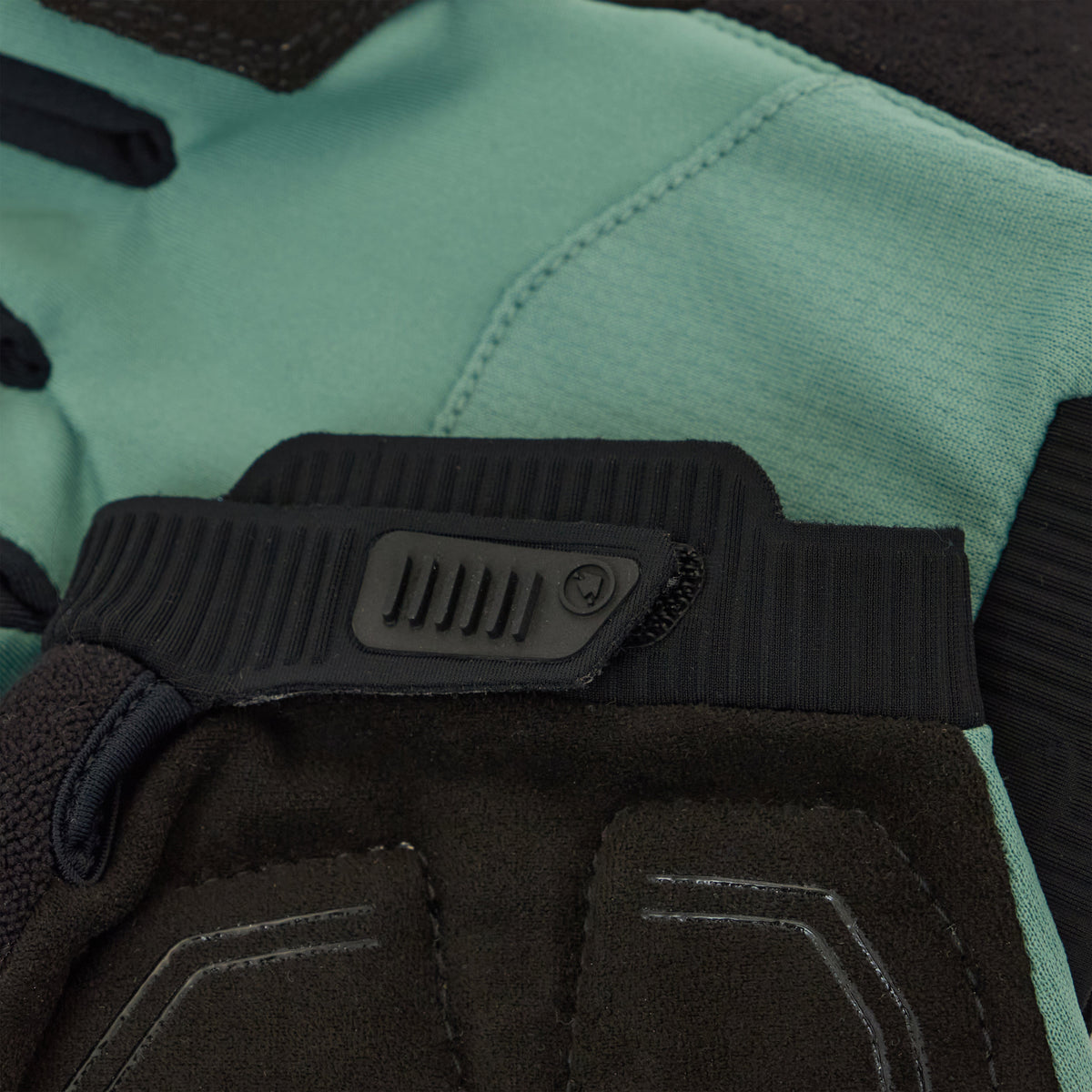 Endura Loop Mitt
