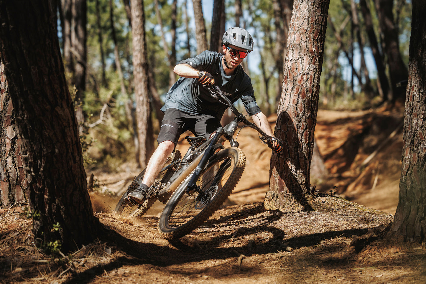 Merida One-Sixty FR 400 - Deep Forest Green (White) - MY26 Mountain Bike