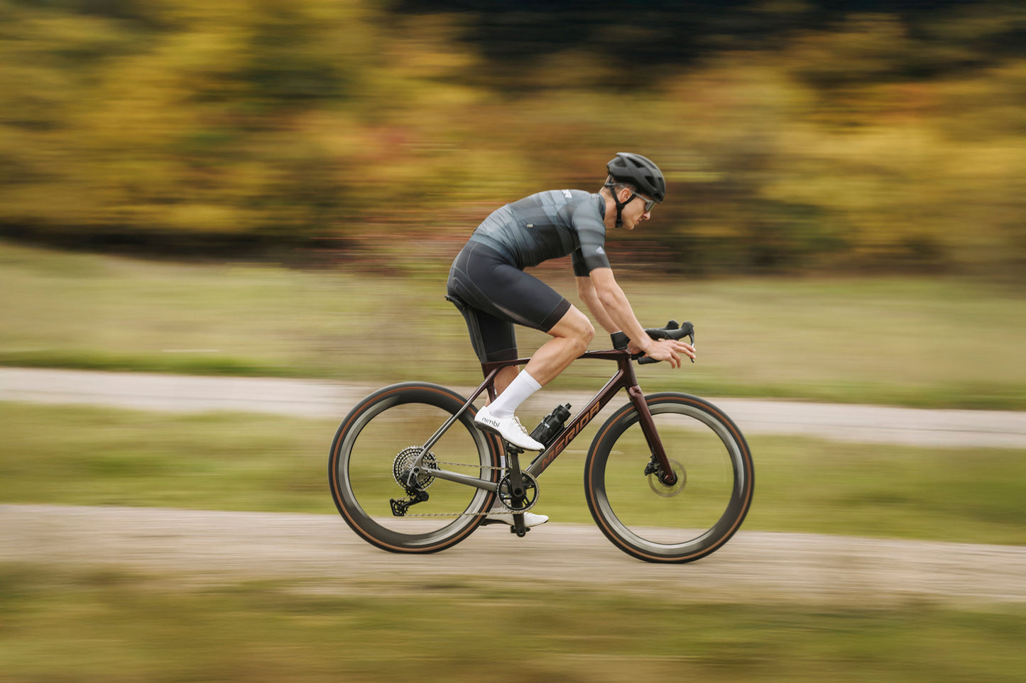 Merida Mission 9000 - Glossy Gunmetal Grey To Wildberry Fade - MY26 Gravel Bike