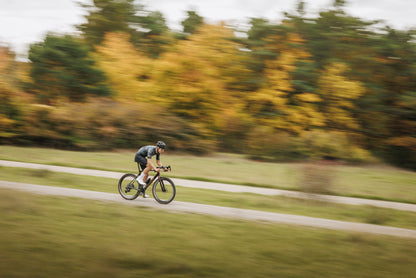 Merida Mission 9000 - Glossy Gunmetal Grey To Wildberry Fade - MY26 Gravel Bike