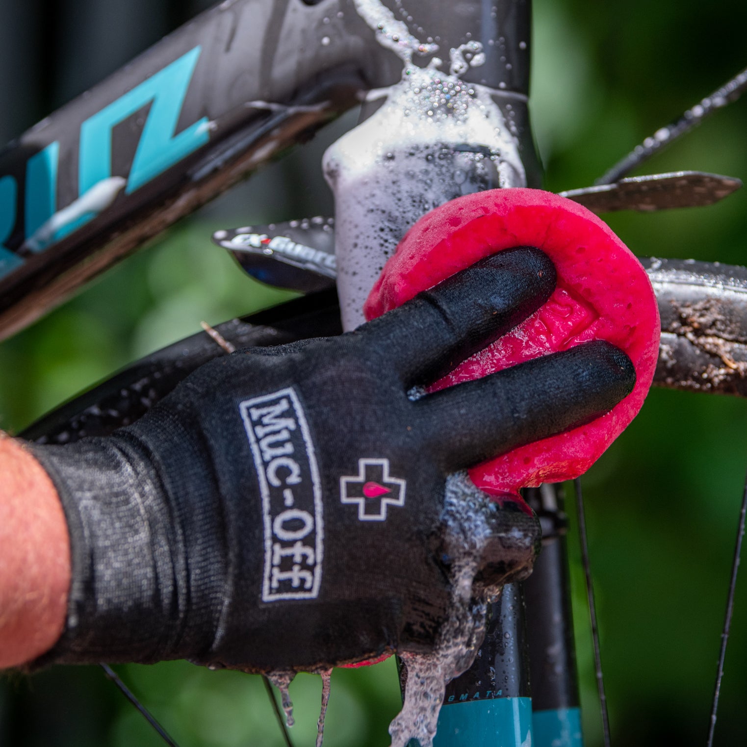 Muc-Off Expanding Sponge
