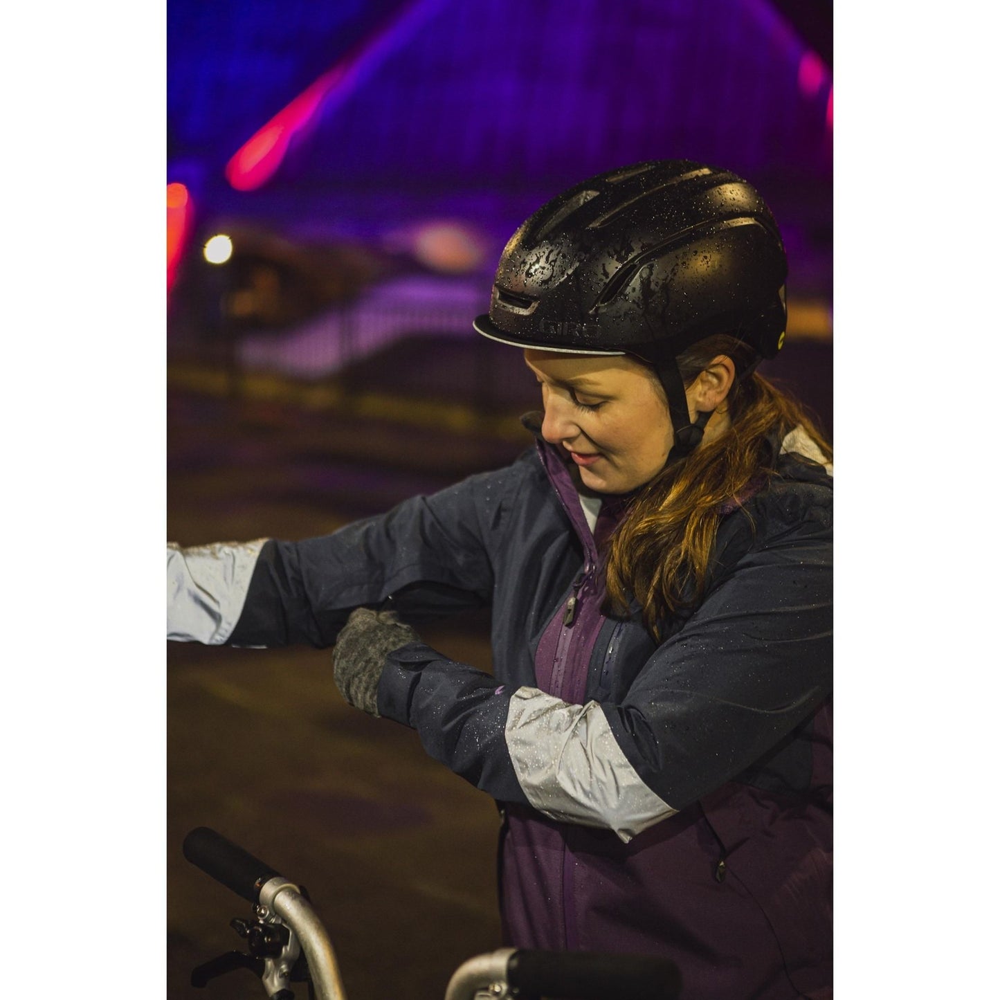Altura Nightvision Typhoon Women's Waterproof Jacket 2022: NAVY/PURPLE