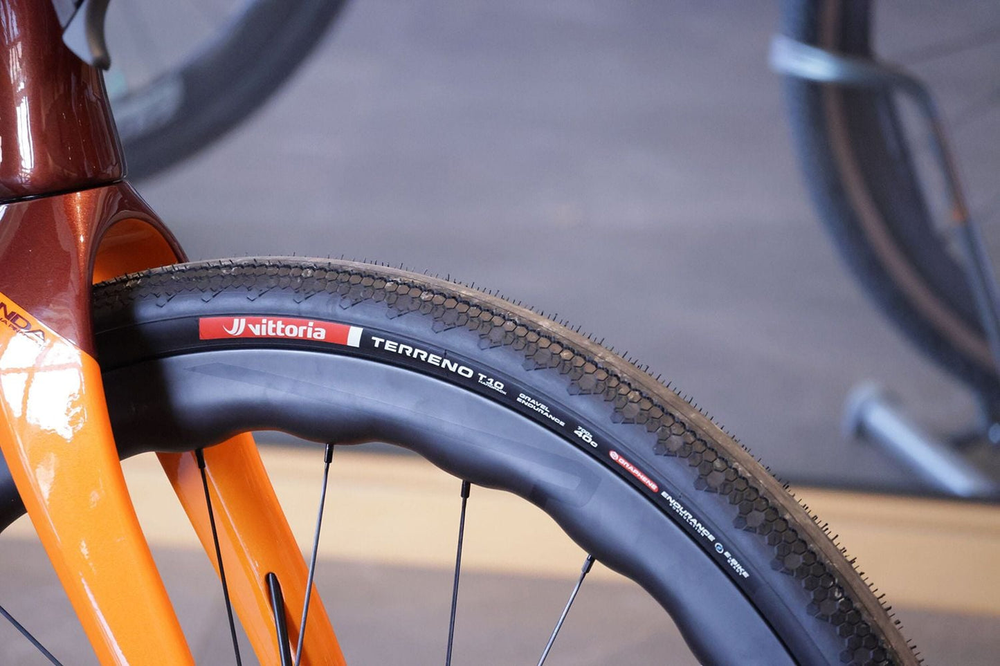 Vittoria Terreno T10 Hardpack 700x45c Gravel Endurance Full Black G2.0 Tubeless Ready Tyr