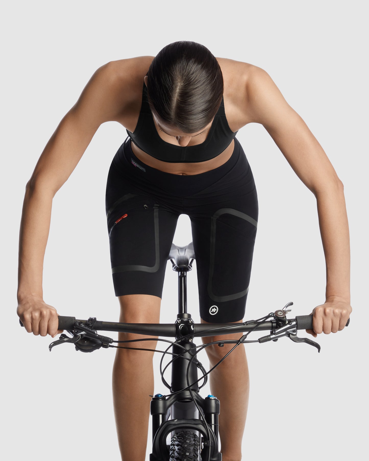 ASSOS TACTICA Women's Cargo Shorts T3 — view 11