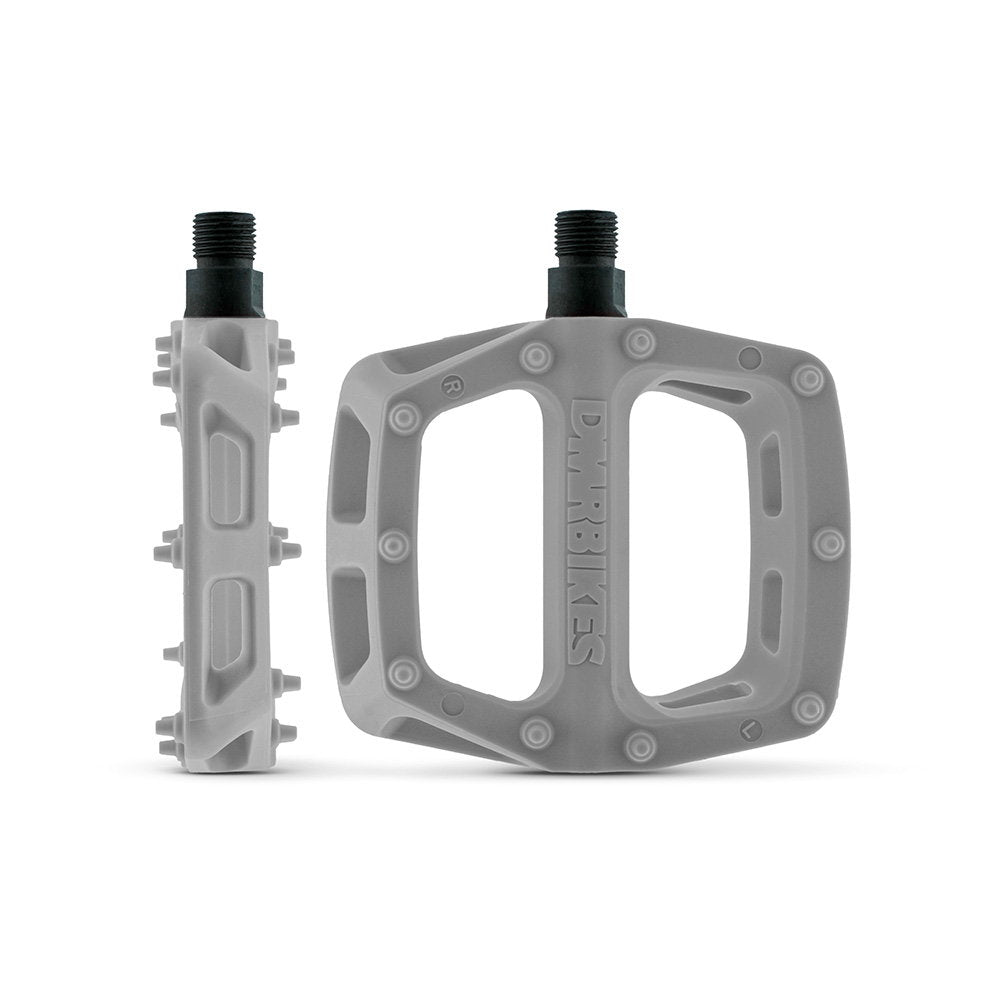 DMR - V6 Plastic Pedal - Cro-Mo Axle - Black with REFLECTOR
