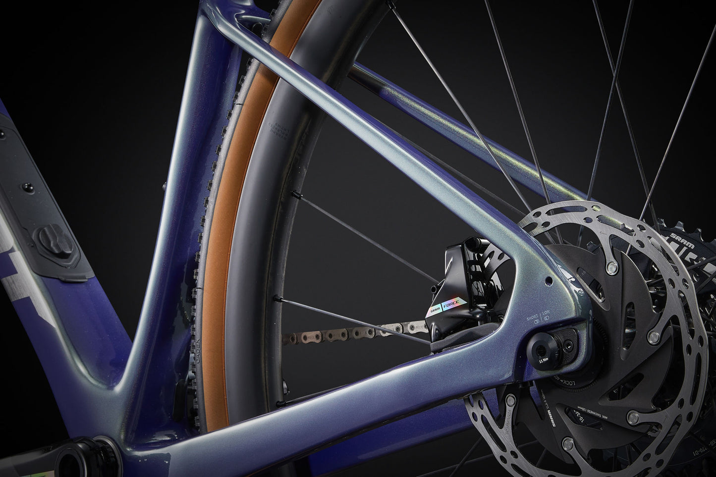 Giant Revolt Advanced Pro 0 2025