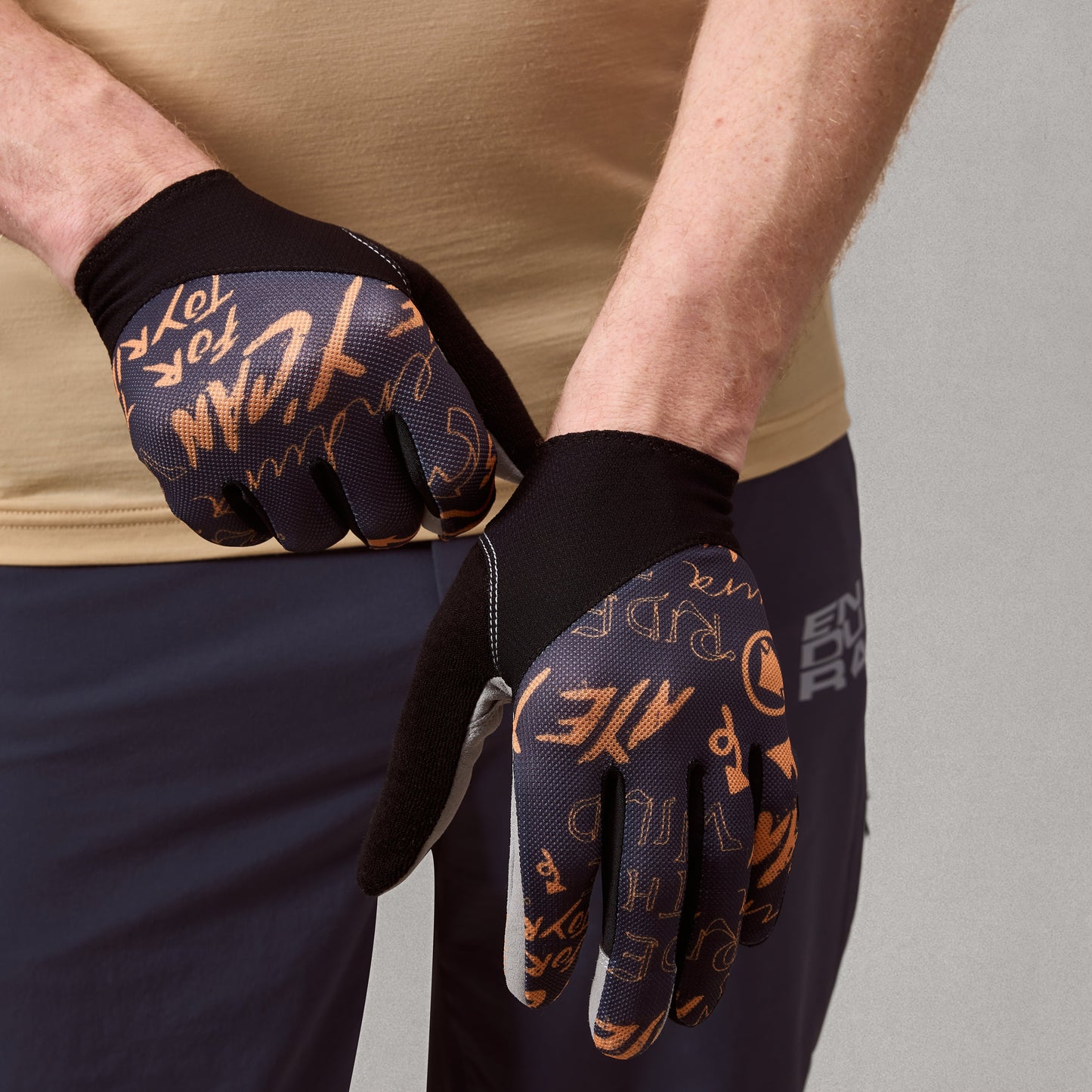 Endura Hummvee Lite Icon Glove — view 8