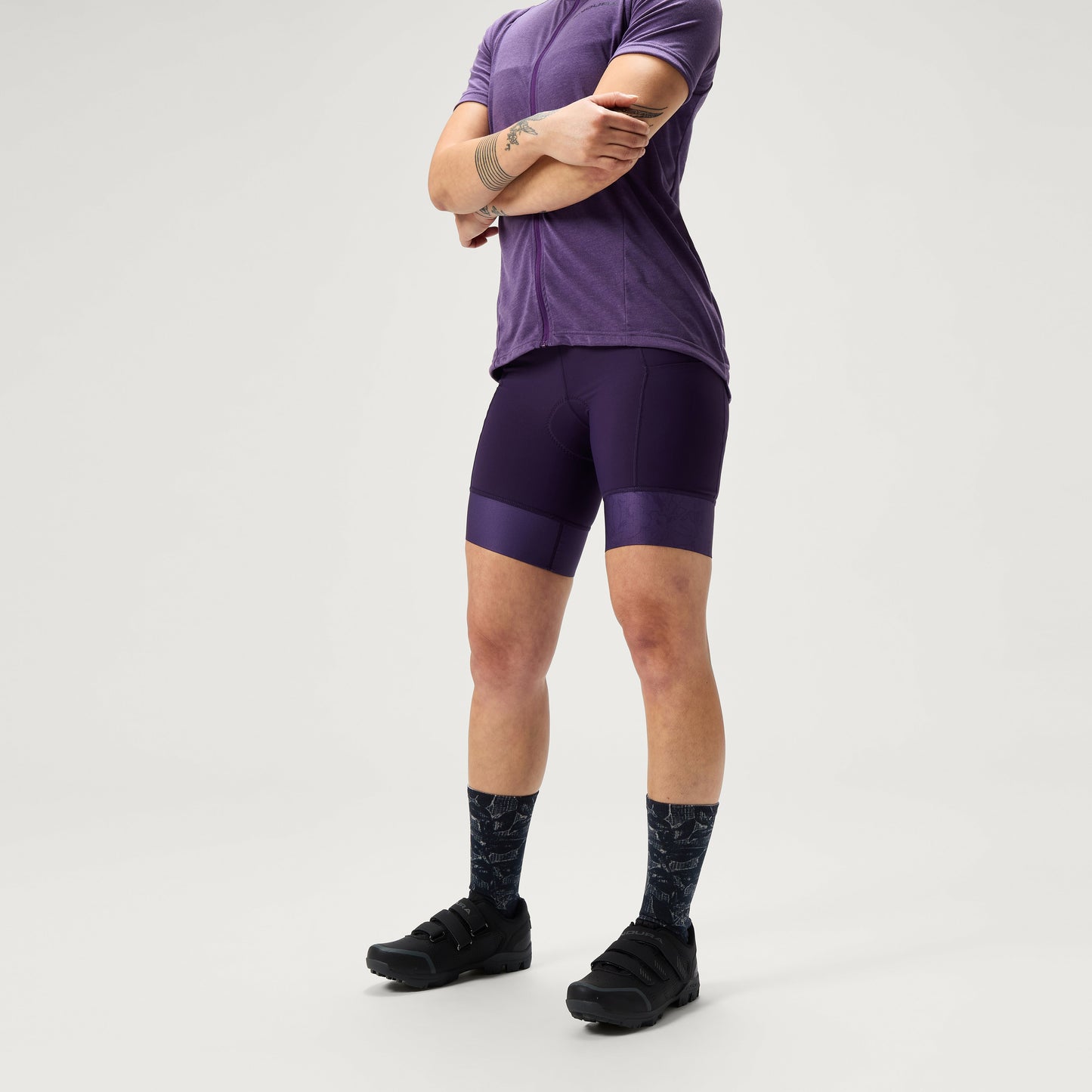 Endura Women's Loop Waist Short — view 3