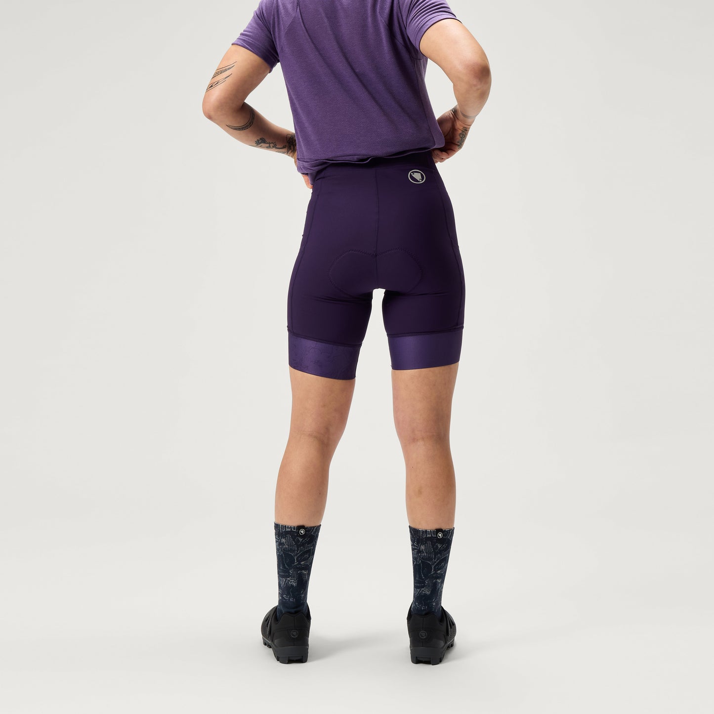 Endura Women's Loop Waist Short — view 4