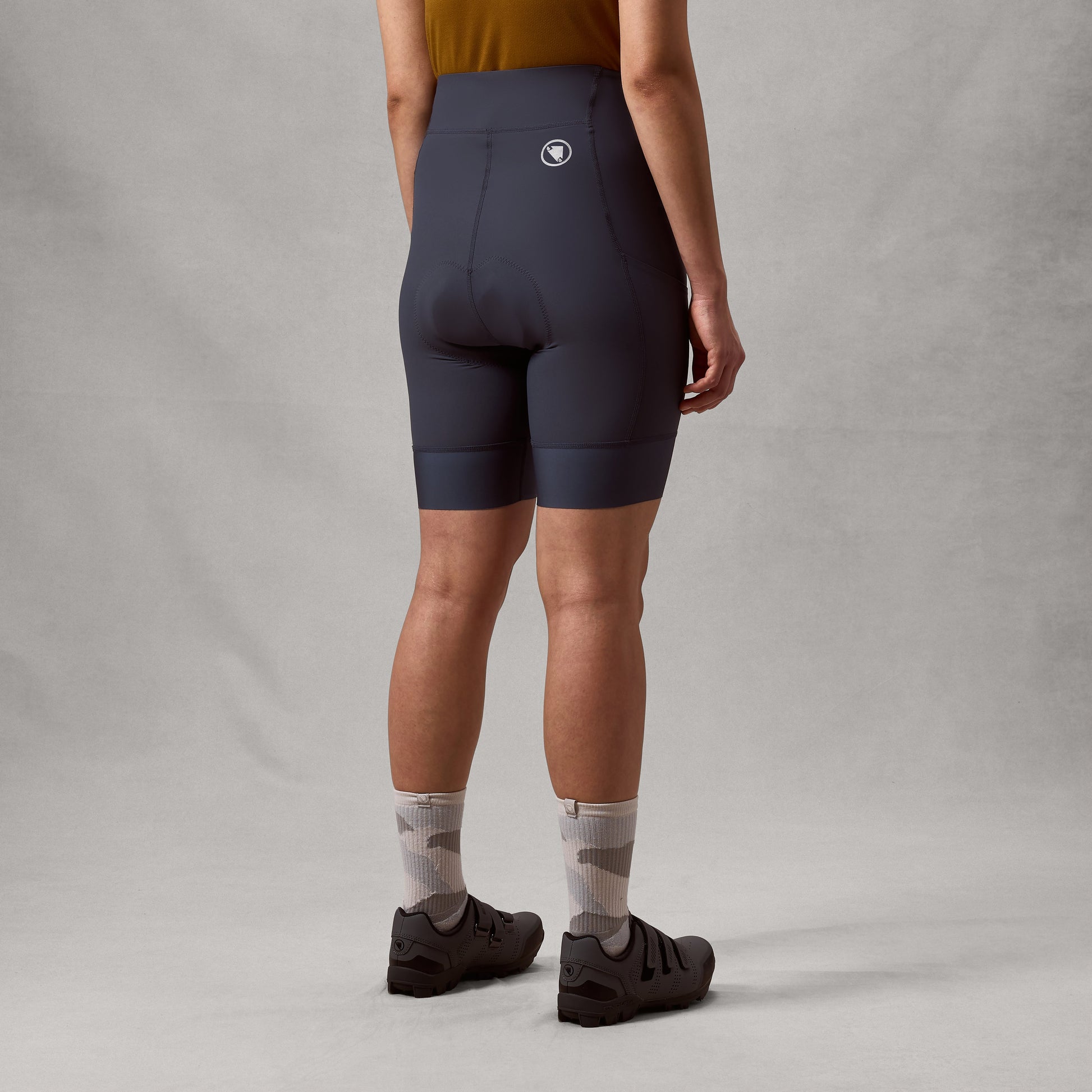 Endura Women's Loop Waist Short — view 3