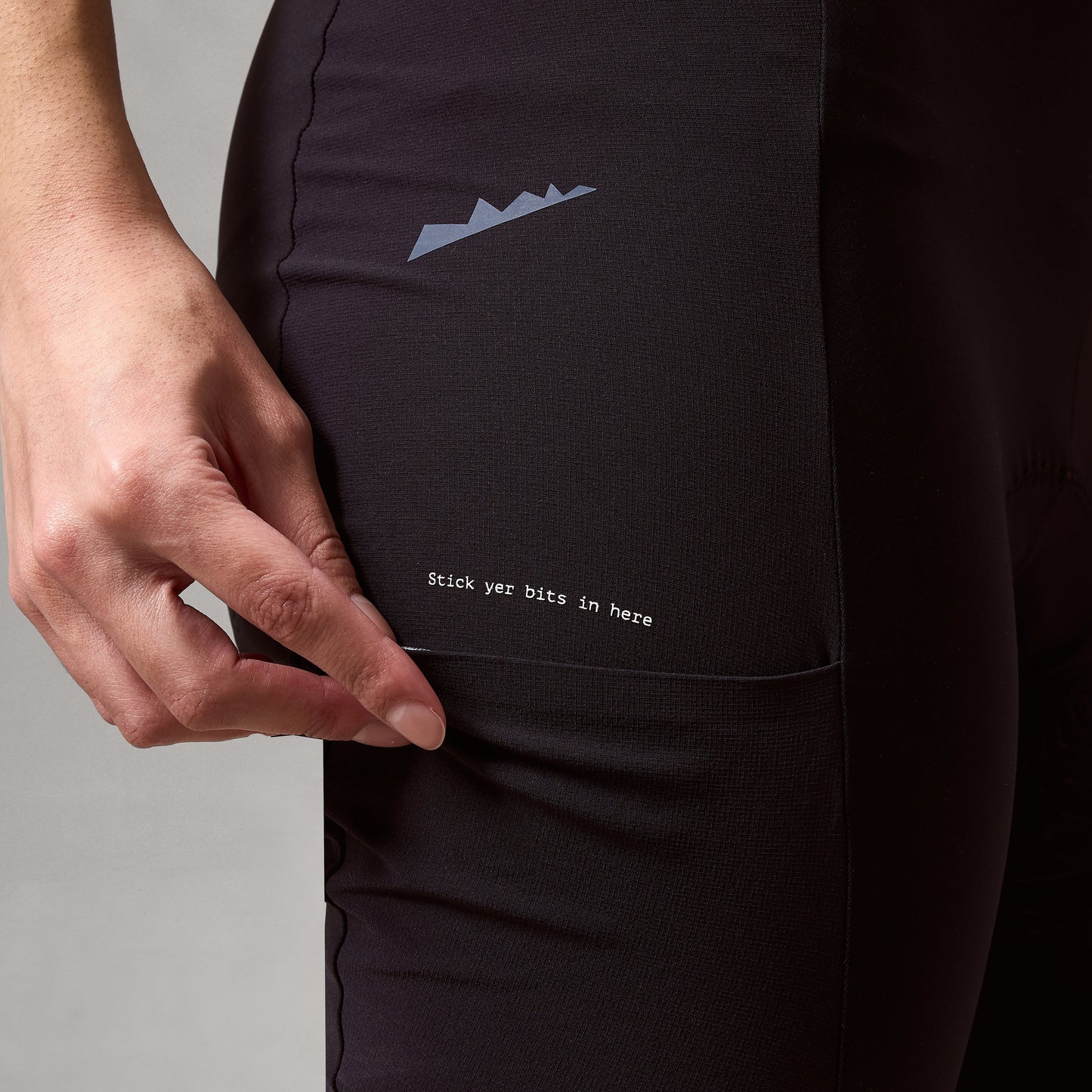 Endura Women's AllTrack Ride Waist Short — view 15
