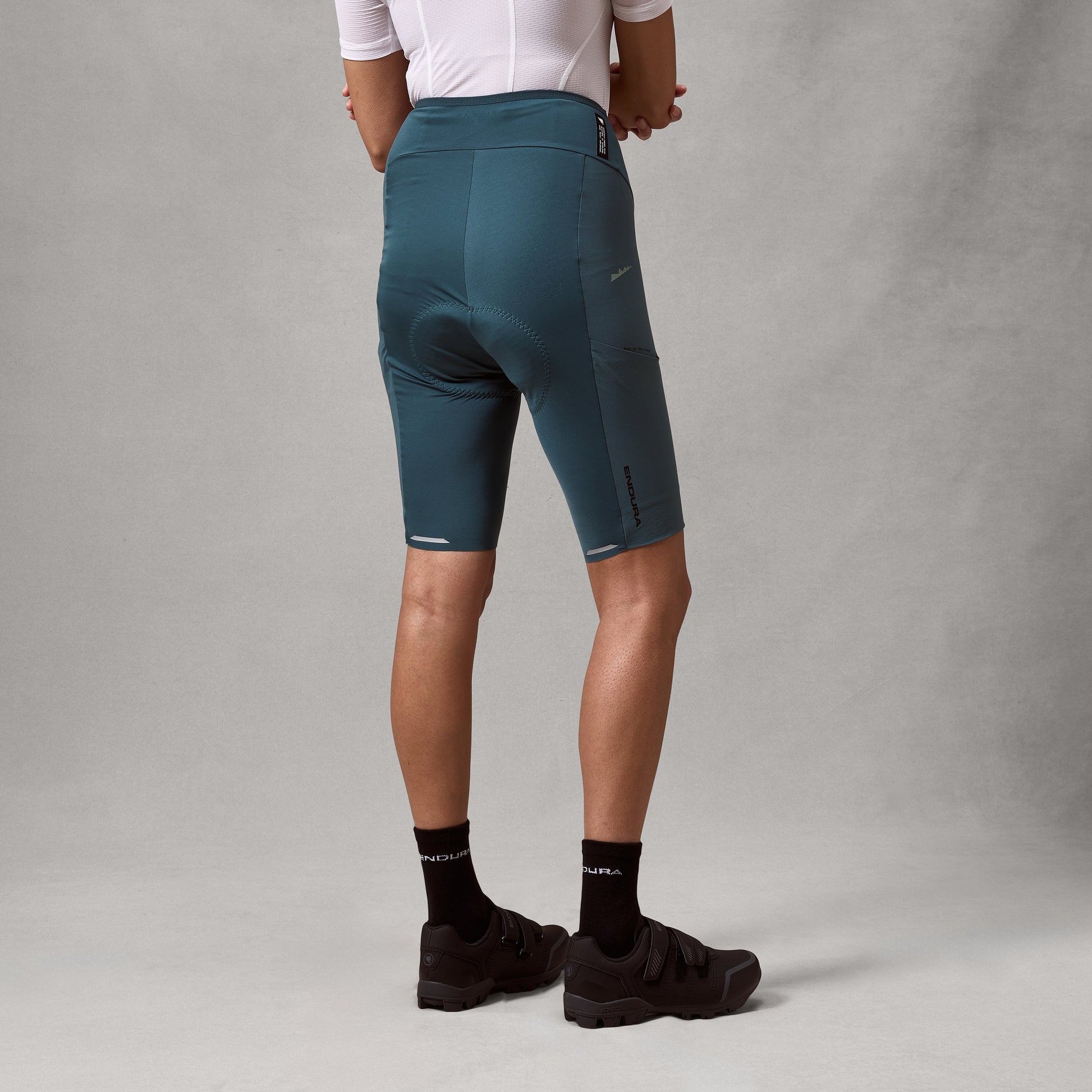 Endura Women's AllTrack Ride Waist Short — view 4