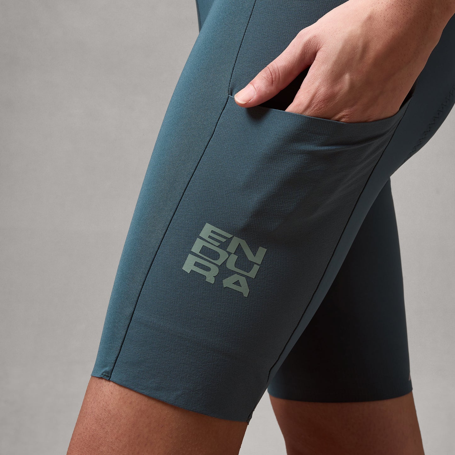 Endura Women's AllTrack Ride Waist Short — view 7