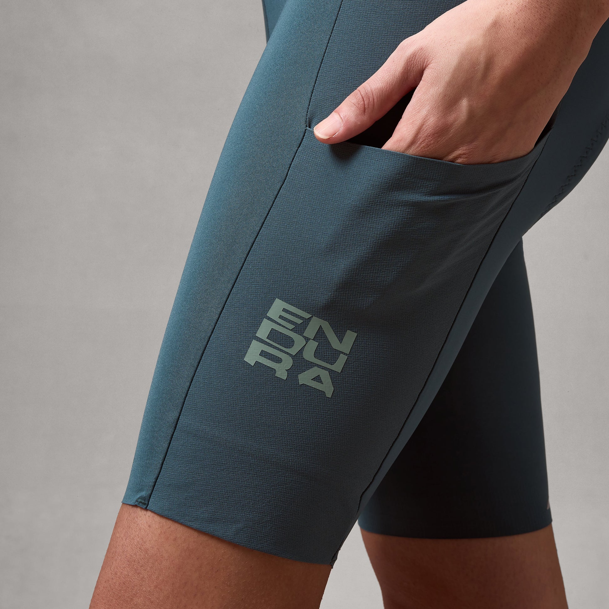 Endura Women's AllTrack Ride Waist Short — view 7