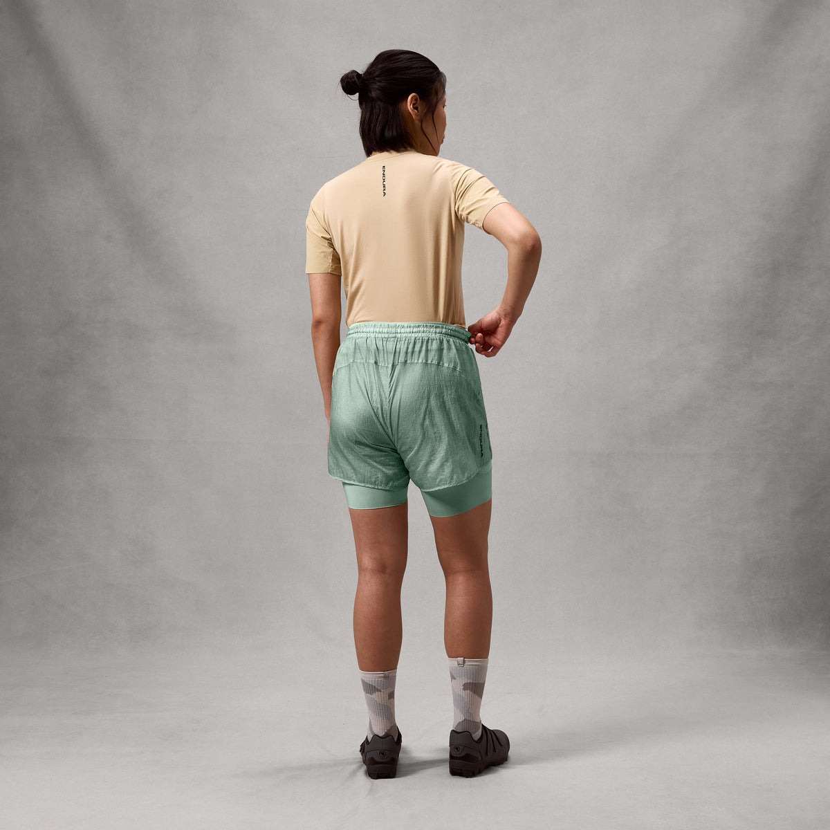 Endura Women's AllTrack Lite Lined Short — view 16