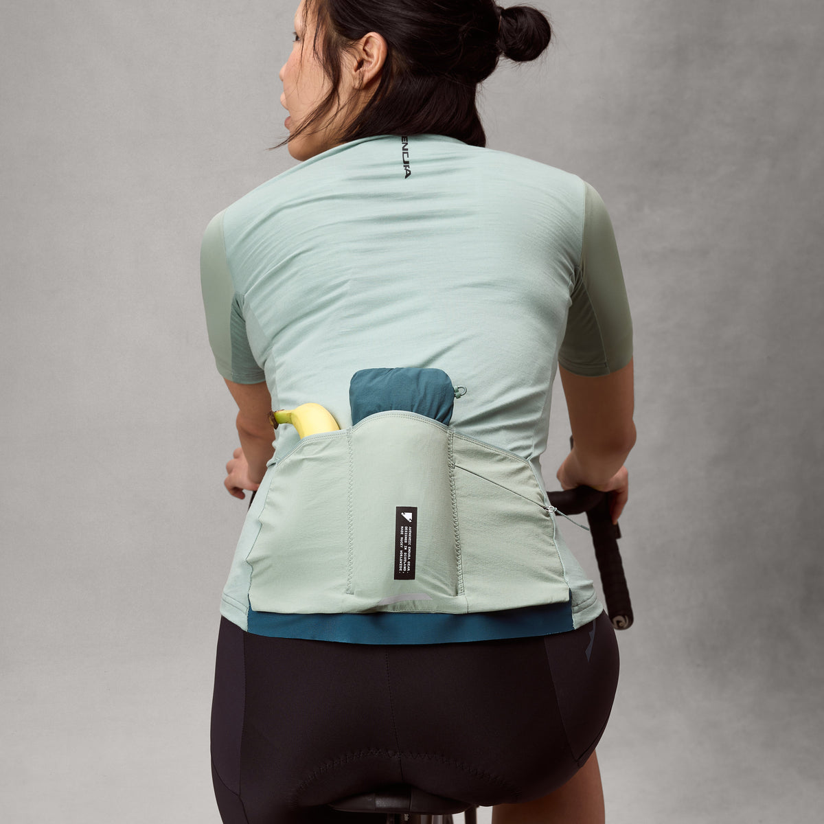 Endura Women's AllTrack Ride S/S Jersey — view 5