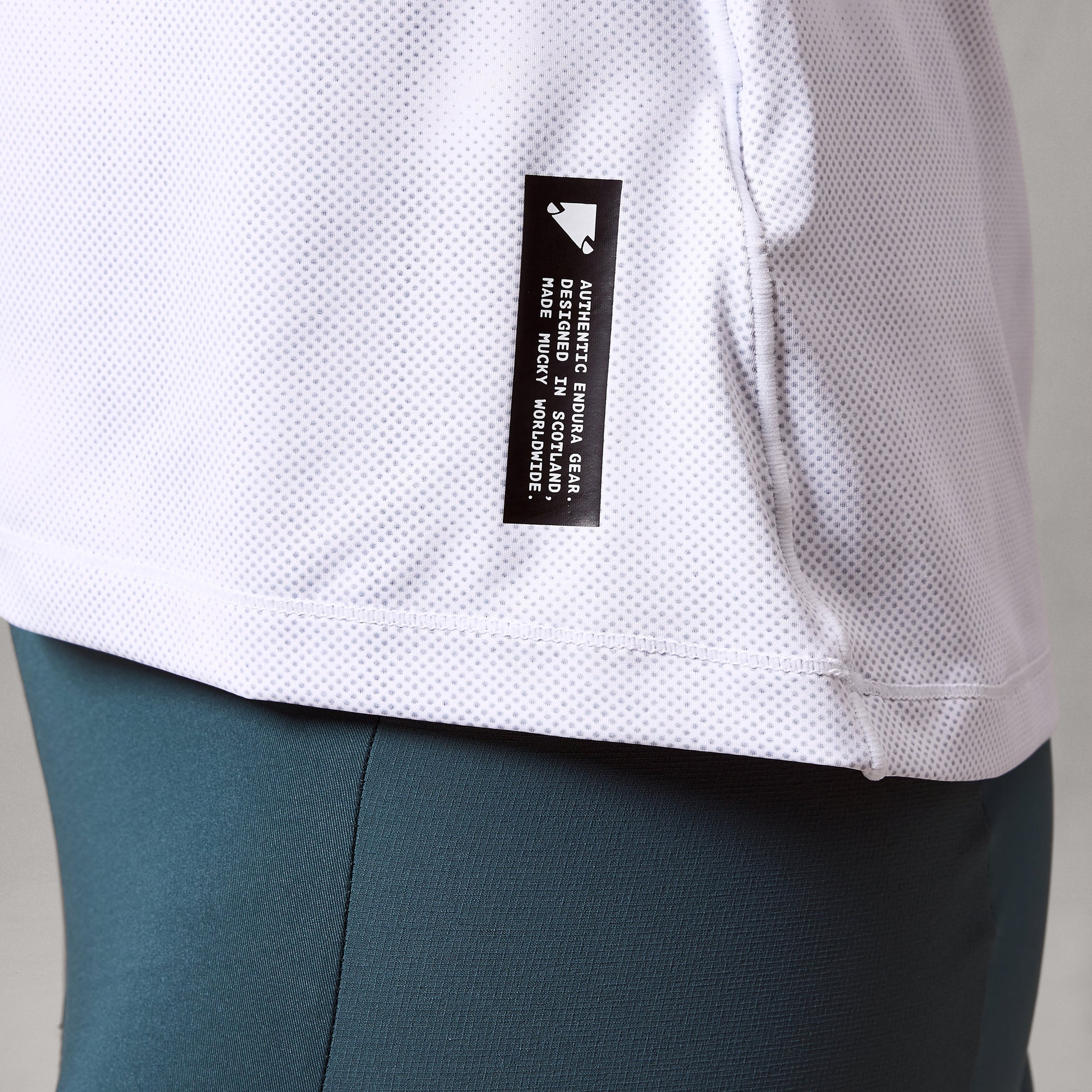 Endura Women's AllTrack Roam L/S Tech Tee — view 19