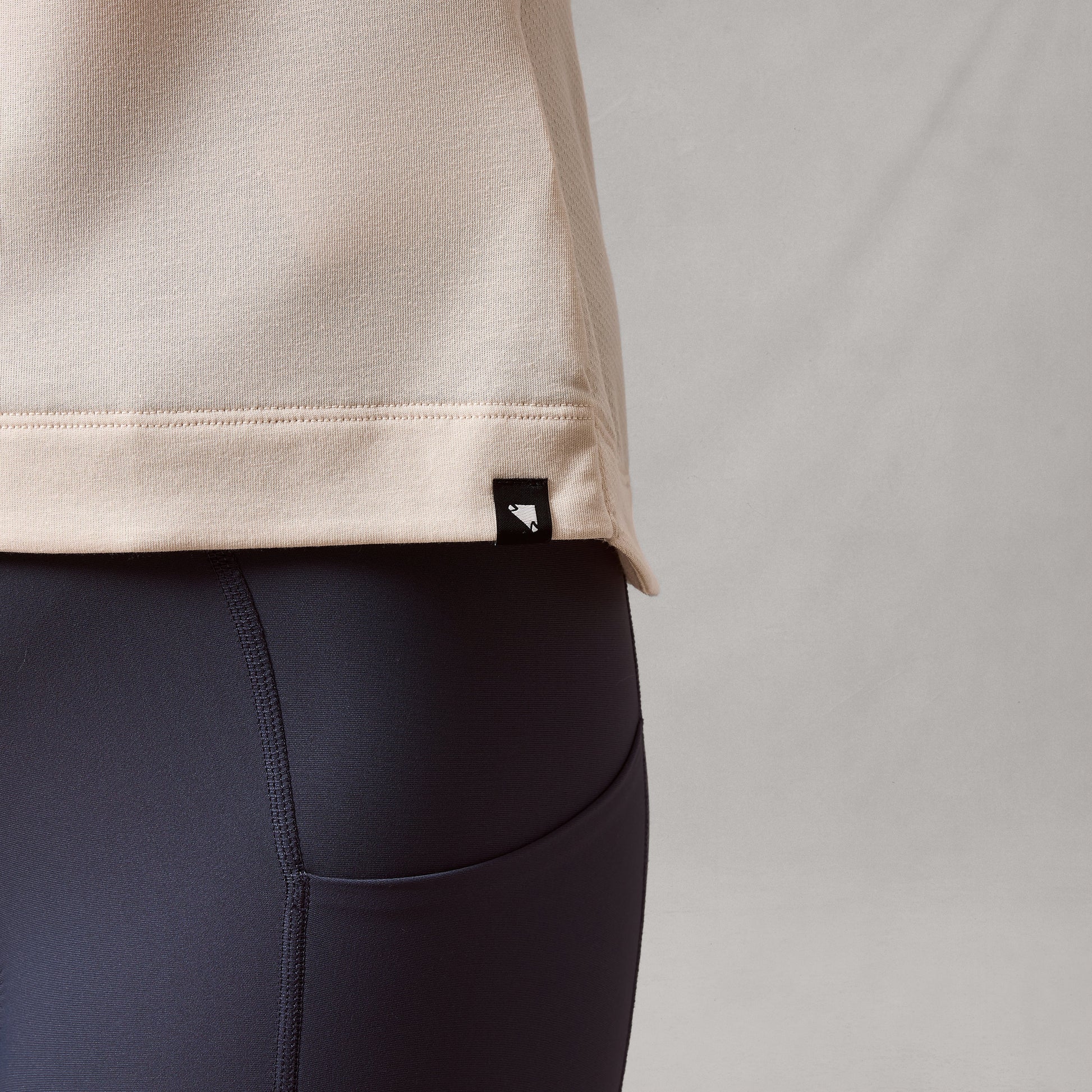 Endura Women's Loop Tech Tank — view 16