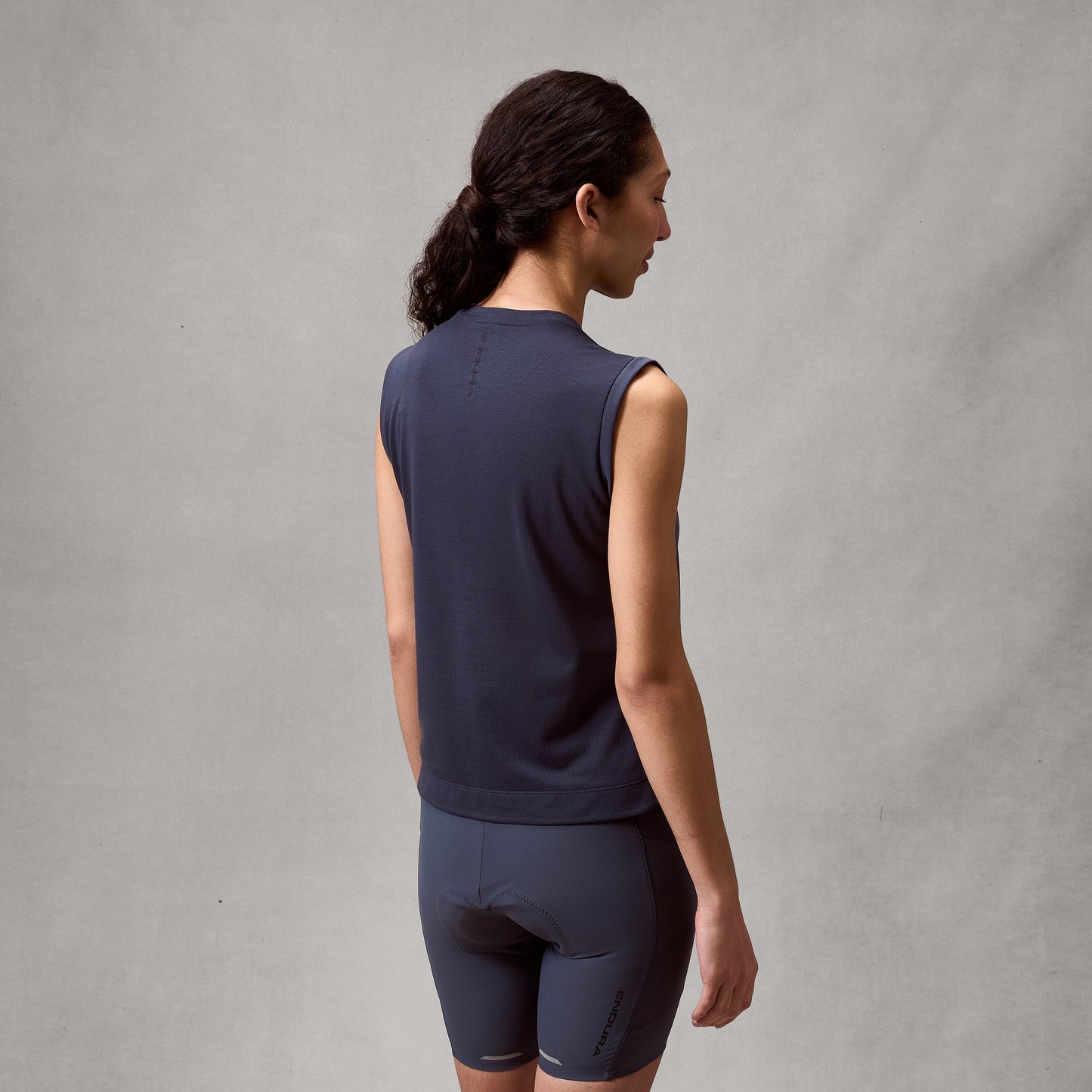Endura Women's Loop Tech Tank — view 4
