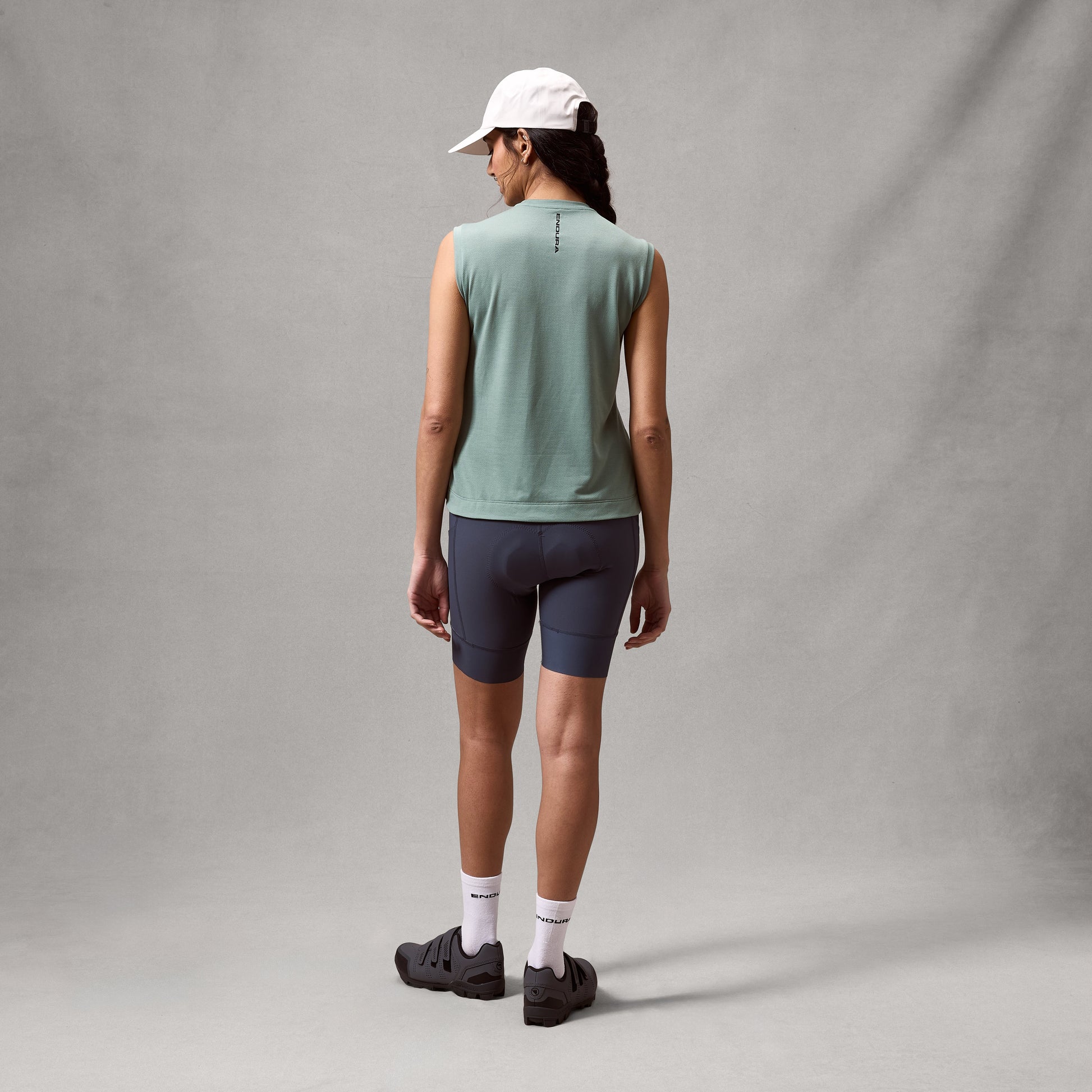 Endura Women's Loop Tech Tank — view 18