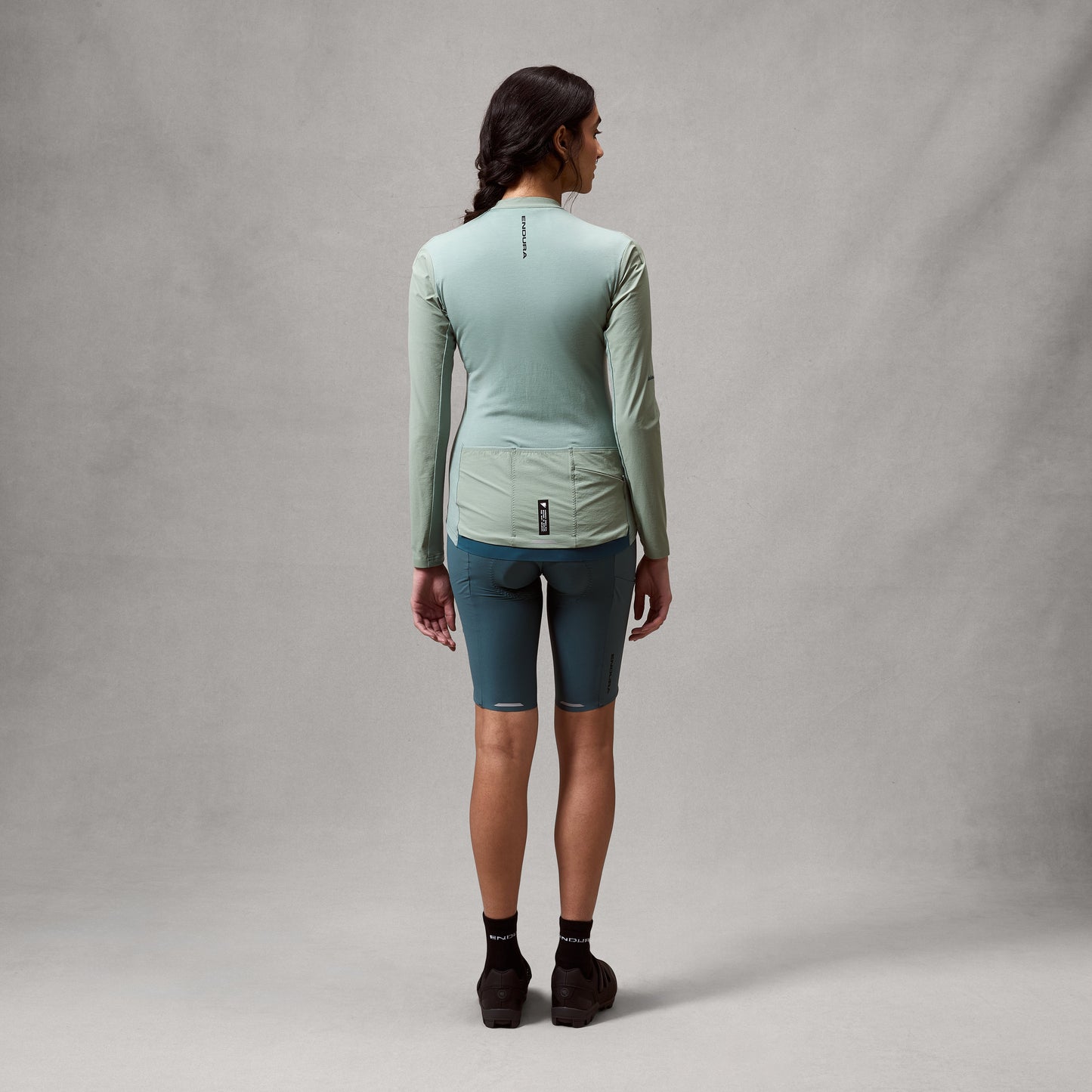 Endura Women's AllTrack Ride L/S Jersey — view 3