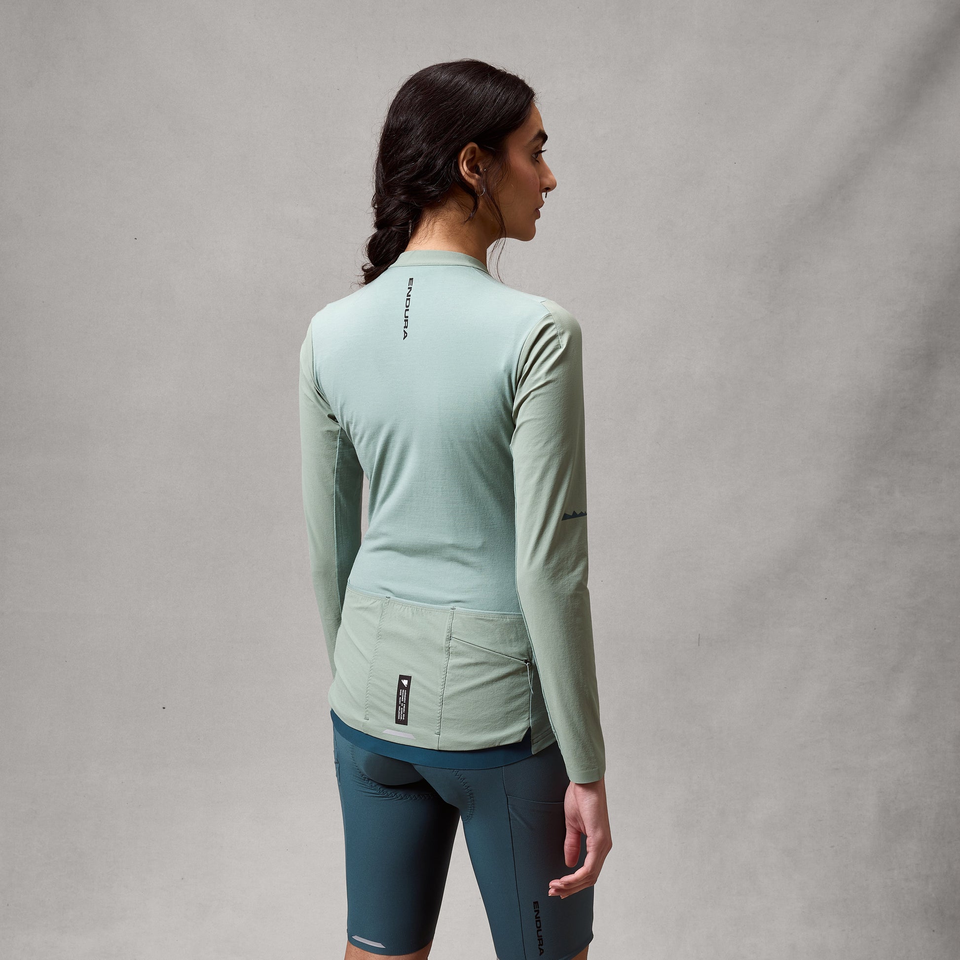 Endura Women's AllTrack Ride L/S Jersey — view 4