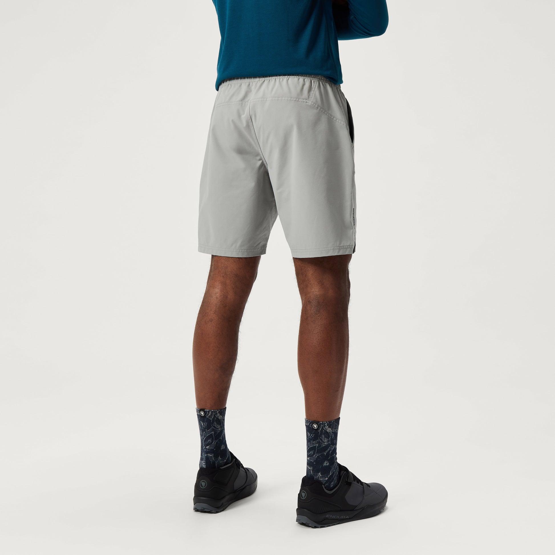 Endura Loop Baggy Short With Liner — view 4