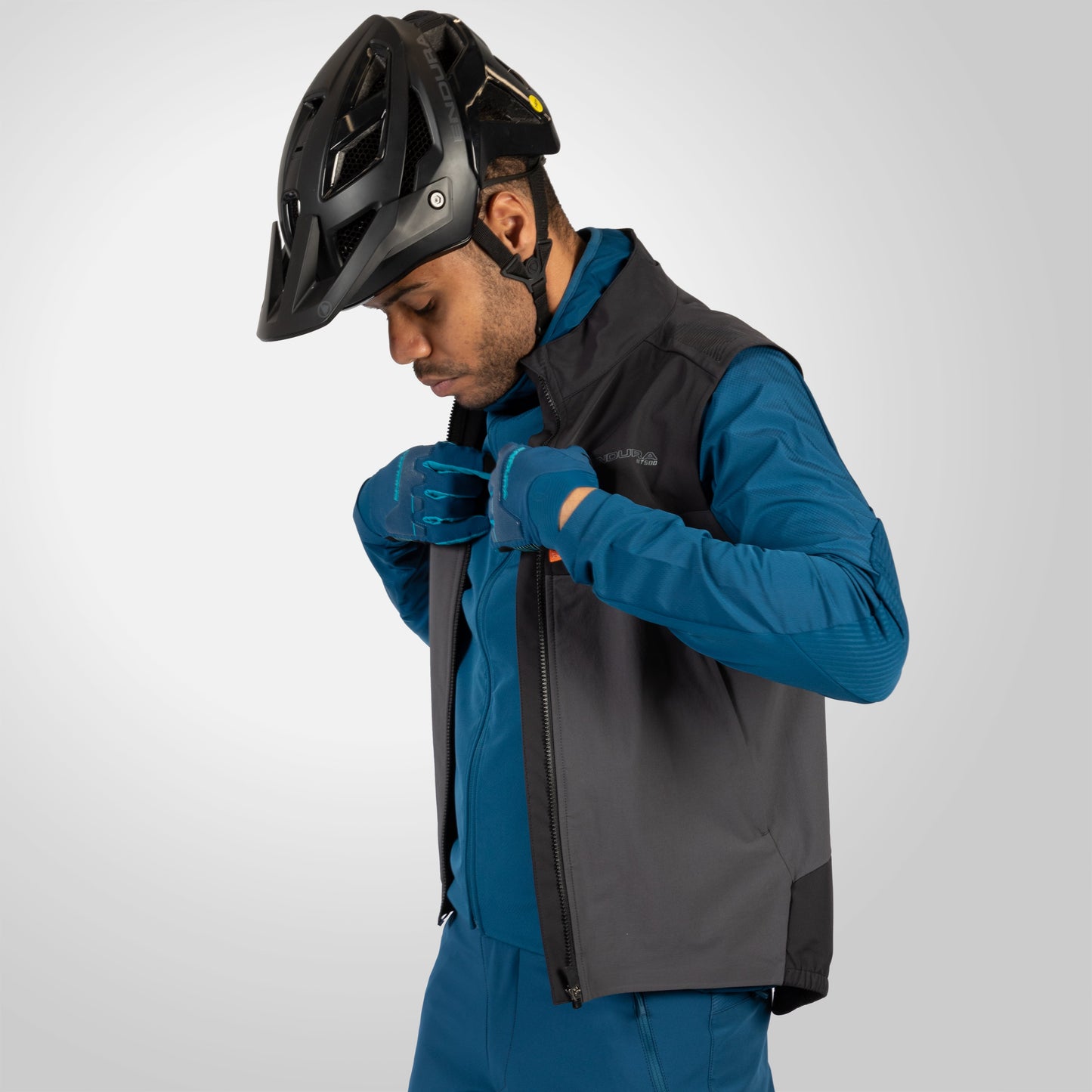 Endura MT500 Spray Gilet — view 2