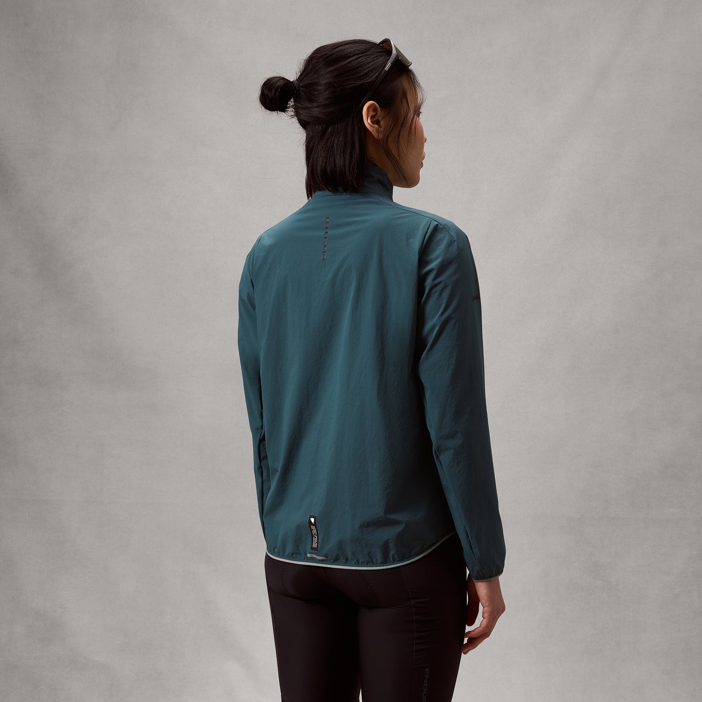 Endura Women's AllTrack Ride Packable Jacket — view 4