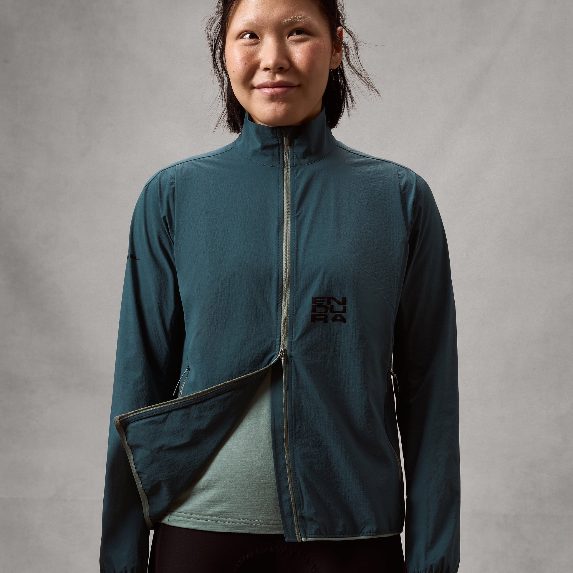 Endura Women's AllTrack Ride Packable Jacket — view 7