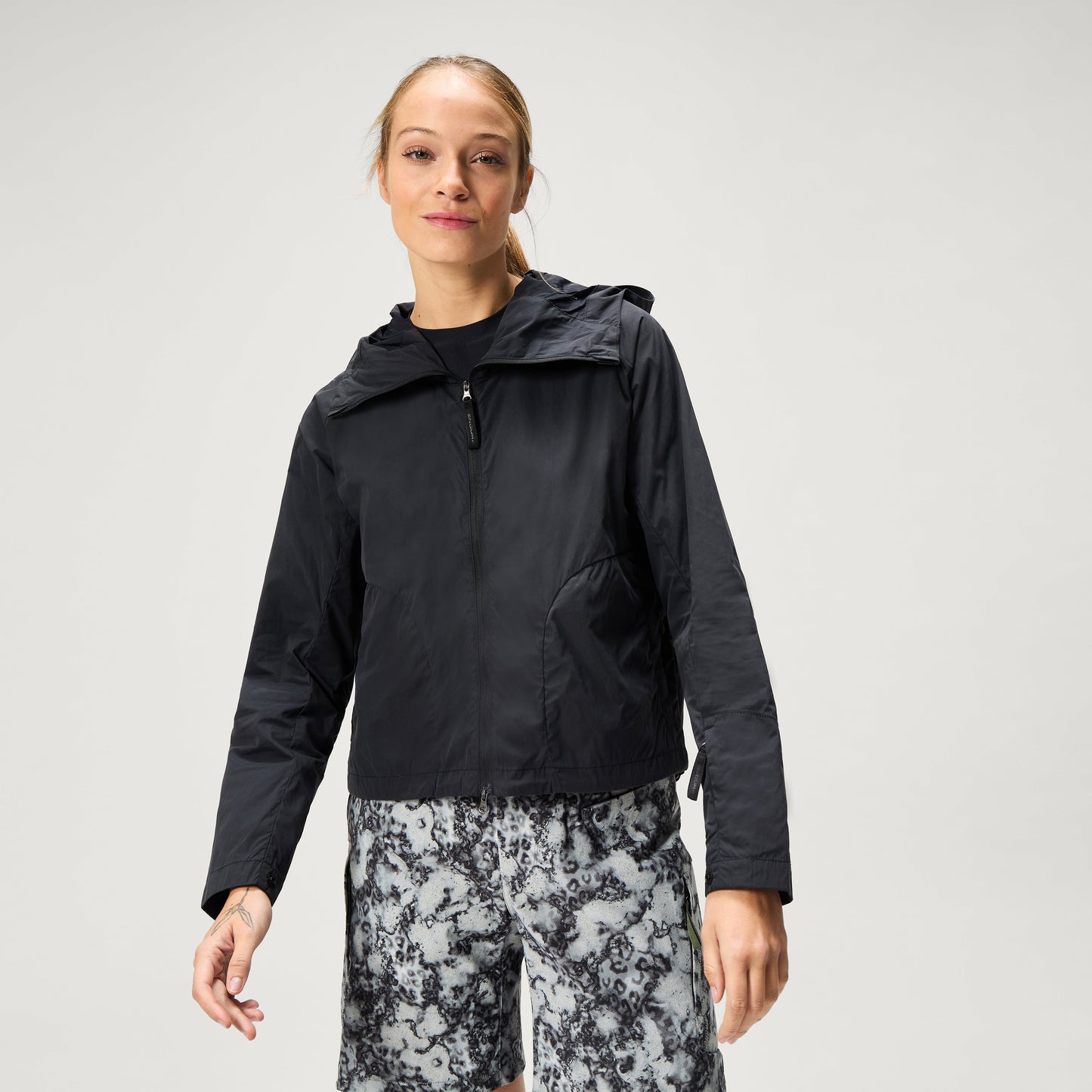 Endura Women's Sultrac Breathable Lightweight Jacket — view 10