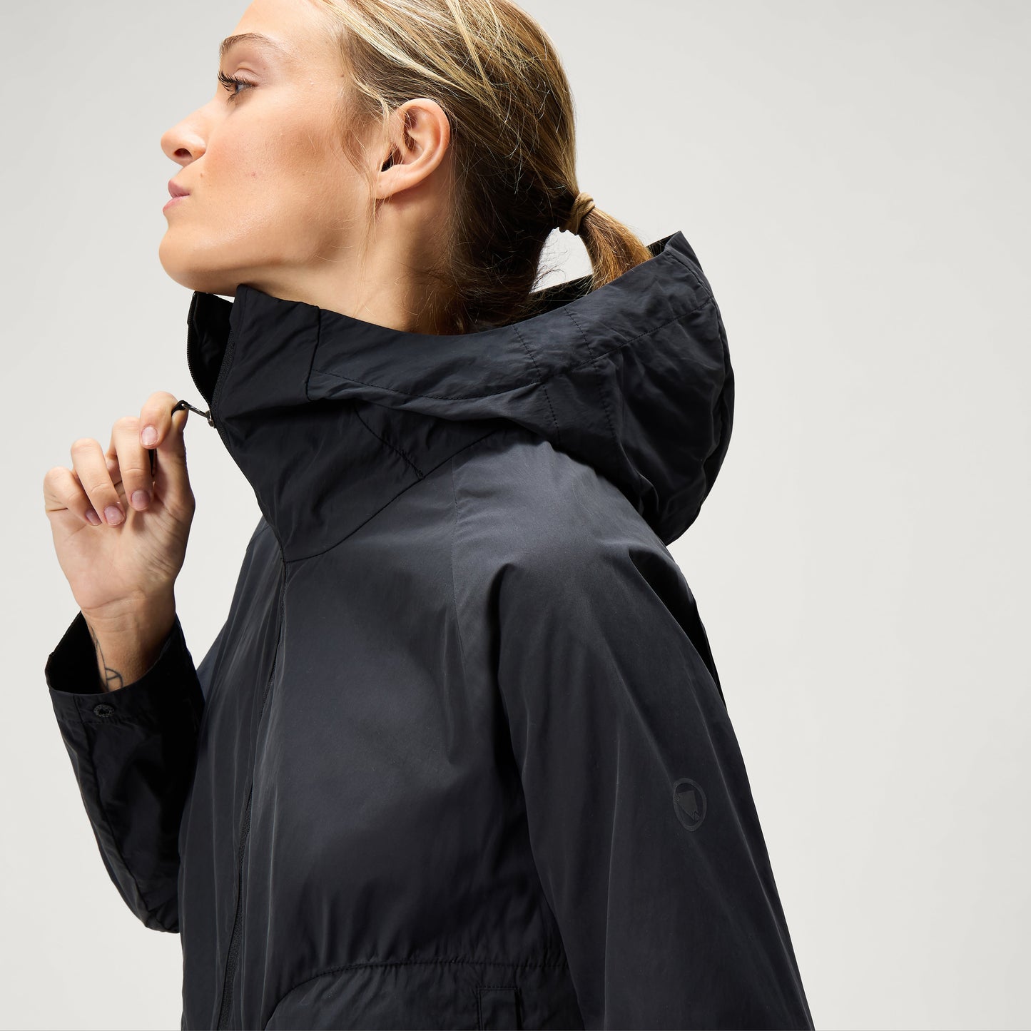 Endura Women's Sultrac Breathable Lightweight Jacket — view 15