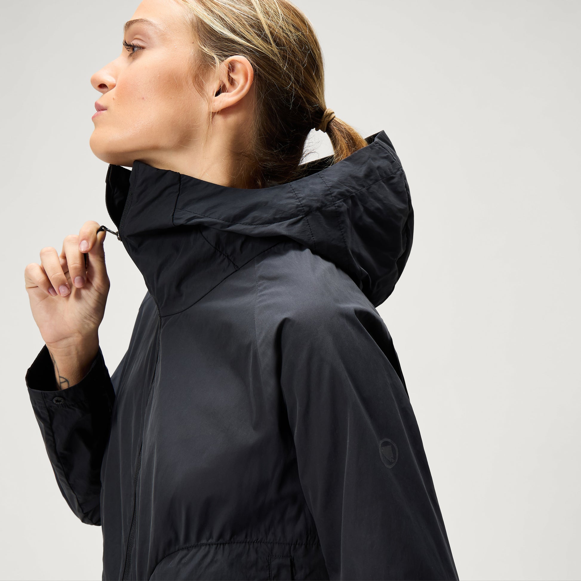 Endura Women's Sultrac Breathable Lightweight Jacket — view 15