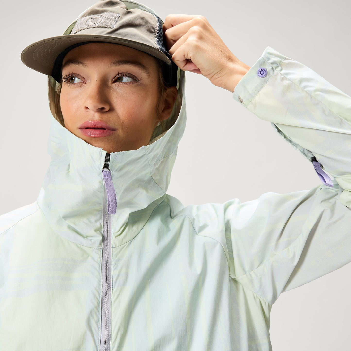 Endura Women's Sultrac Breathable Lightweight Jacket — view 7