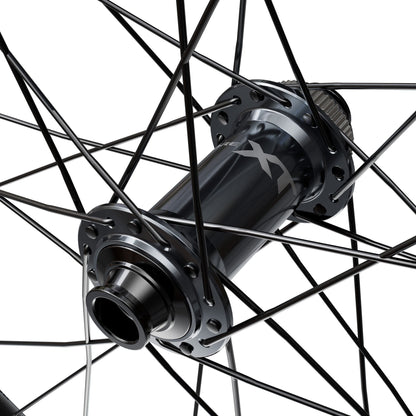 Shimano Deore XT XT M8200 27.5 in (650b) XT wheel, 15x110mm E-thru, Center Lock disc, front