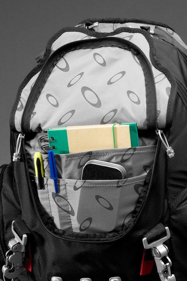 Oakley Bathroom Sink Pack £75.99 Oakley Luggage & Backpacks