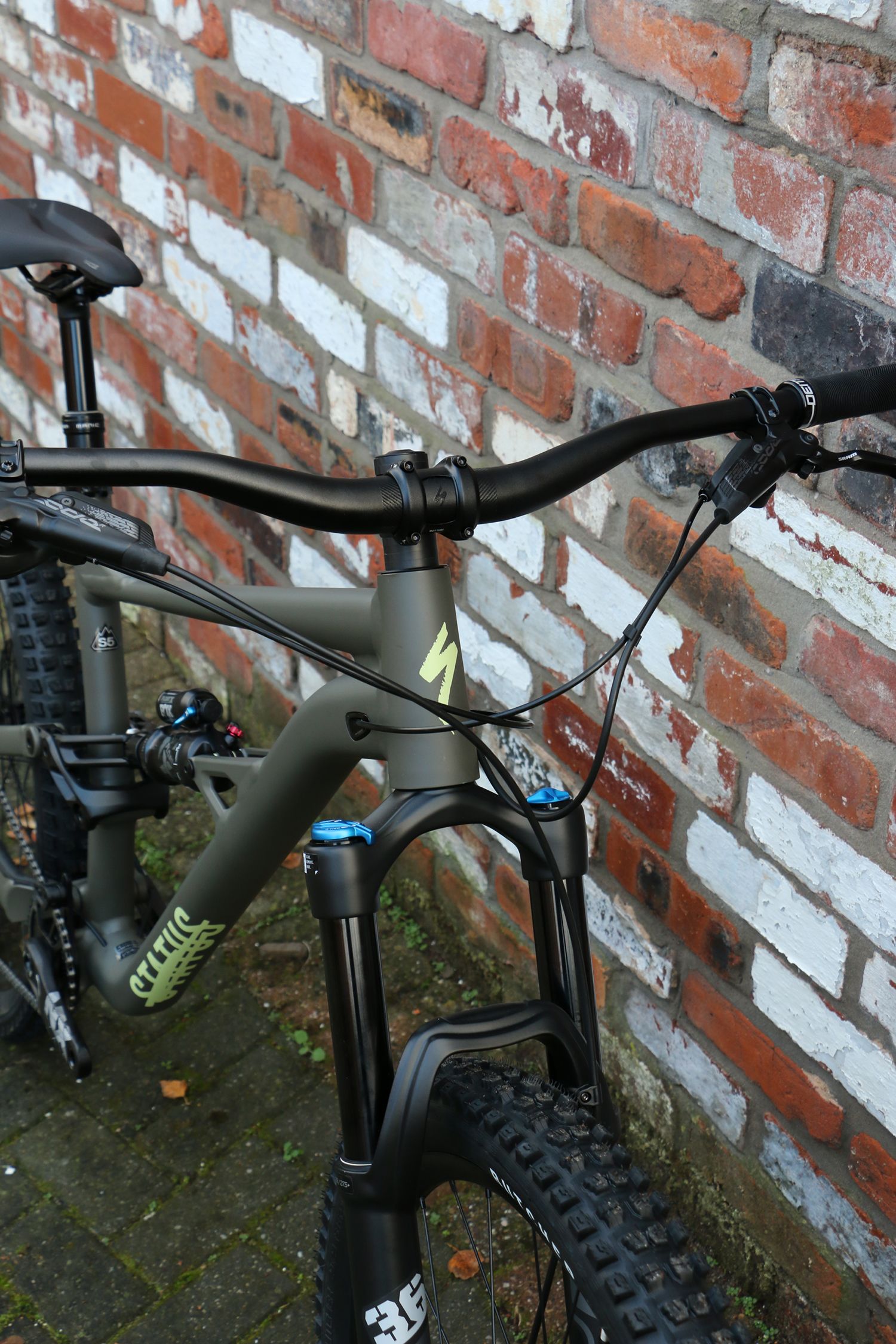 specialized status 2022